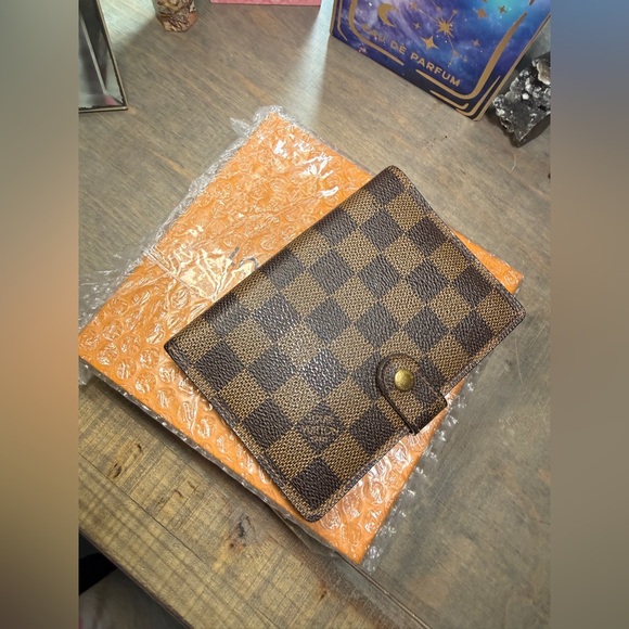 Louis Vuitton Brown Damier Ebene Notebook Cover with Snap - Picture 13 of 14